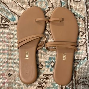 Tkees sandals - barely worn